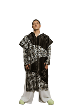 Load image into Gallery viewer, Black White Silk Patchwork Hooded Kaftan
